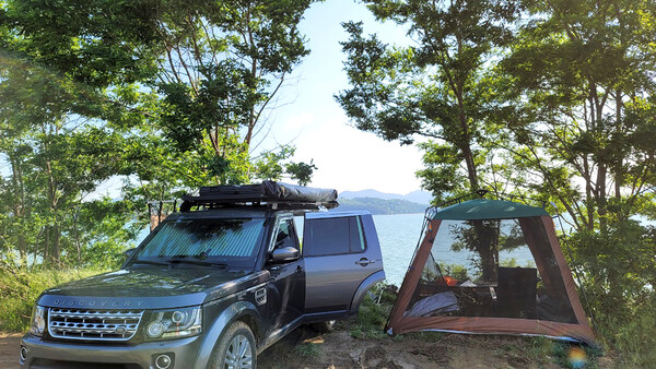 차 한 대만 있으면 어디든 떠날 수 있는 것이 오지 캠핑의 매력.