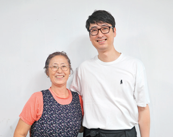 (좌)김점자 여사 (우)송세호 대표