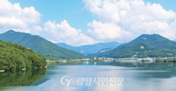 비봉산 물줄기가 머 문 백운저수지