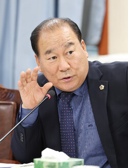 강정일 도의원