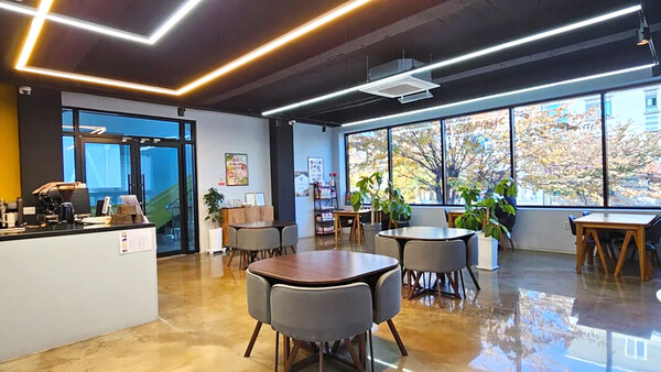 광양읍 서천2길 16에 있는 ‘샐러드 와’