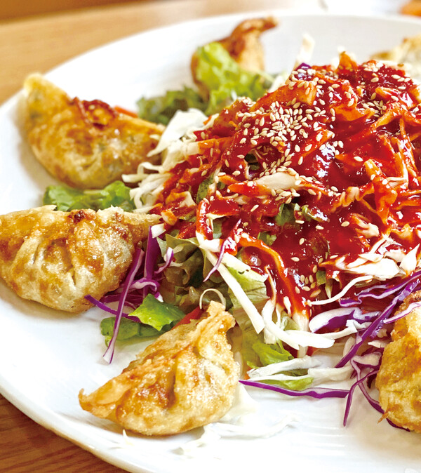 북경손만두’의 매콤새콤 중독적인 시그니처 ‘쫄비빔만두’